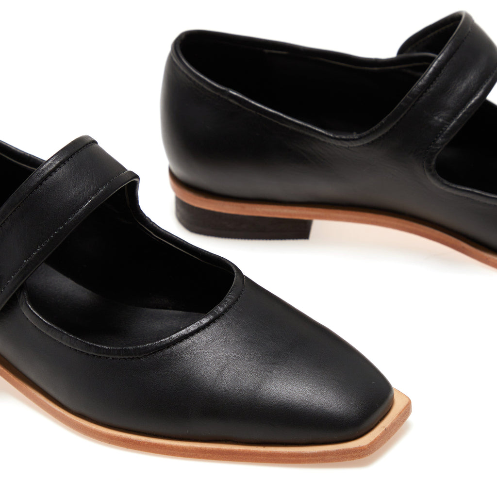 Manolita Closed Toe Mary Jane Black