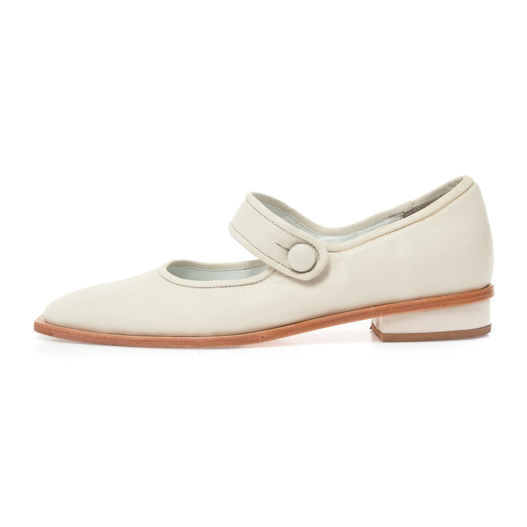 Manolita Closed Toe Mary Jane Off White