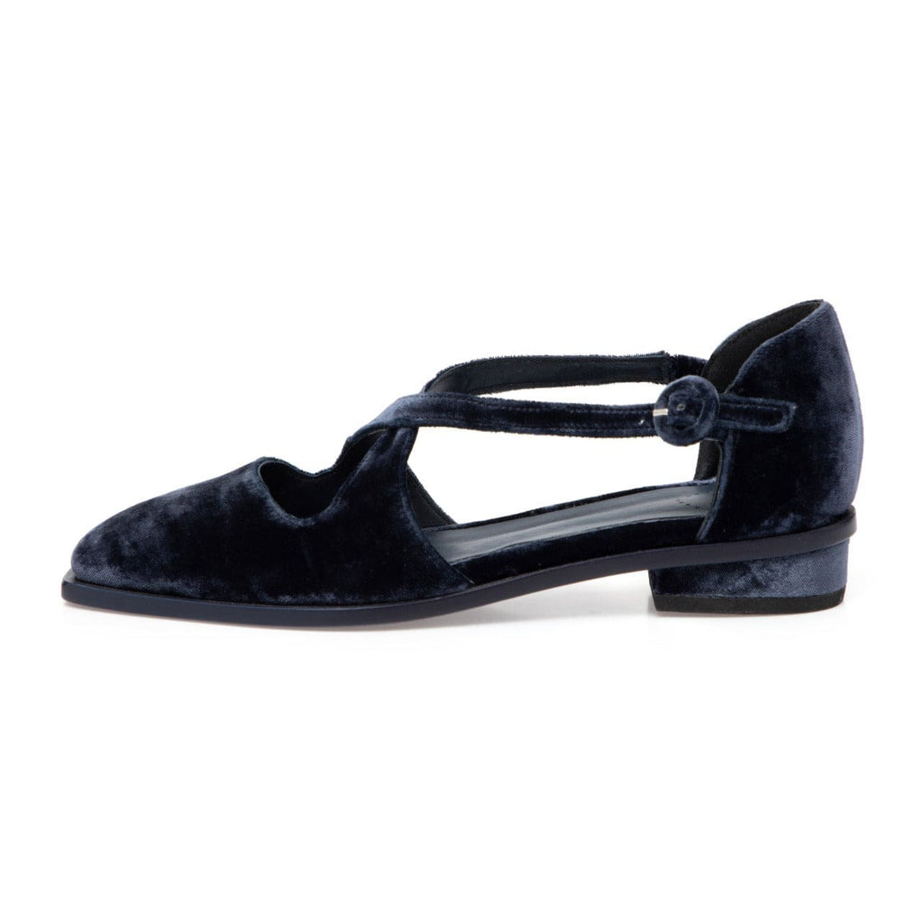 Manolita Closed Toe Mary Ping Velvet Blue