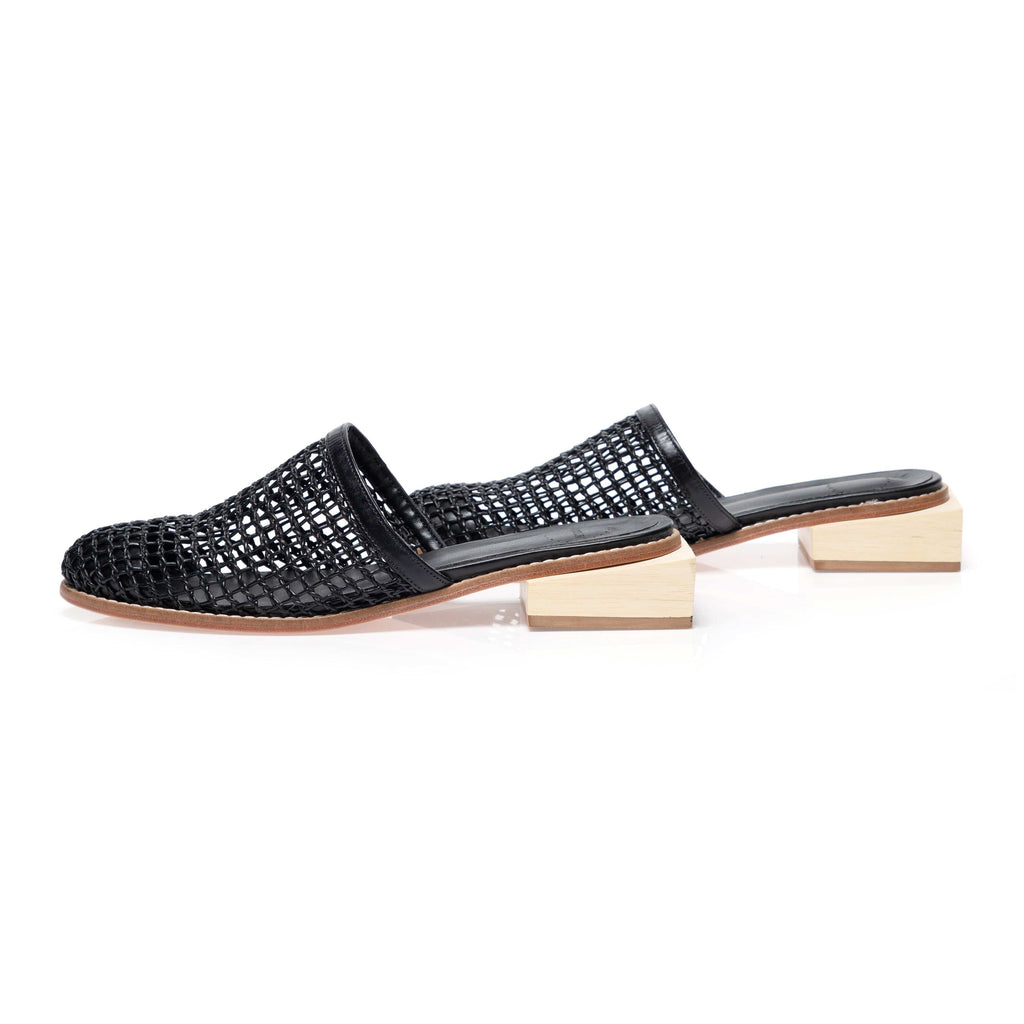 Manolita Closed Toe Patbo Babouche Black