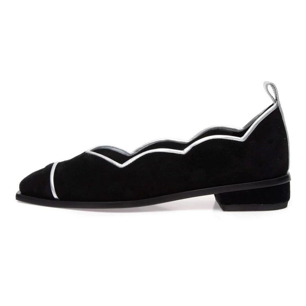 Manolita Closed Toe Sky Black