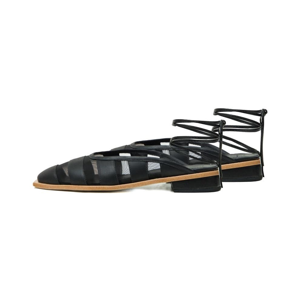 Manolita Closed Toe St Tropez in Black